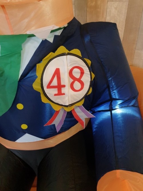 Indoor Abraham zittend op stoel 2,3m